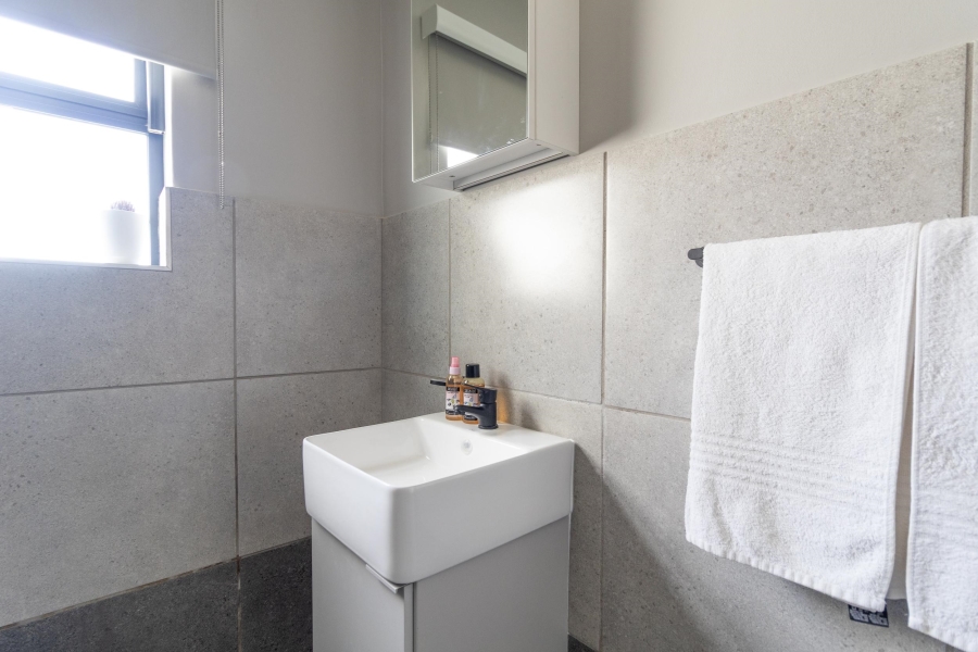 To Let 2 Bedroom Property for Rent in Olifantskop Western Cape